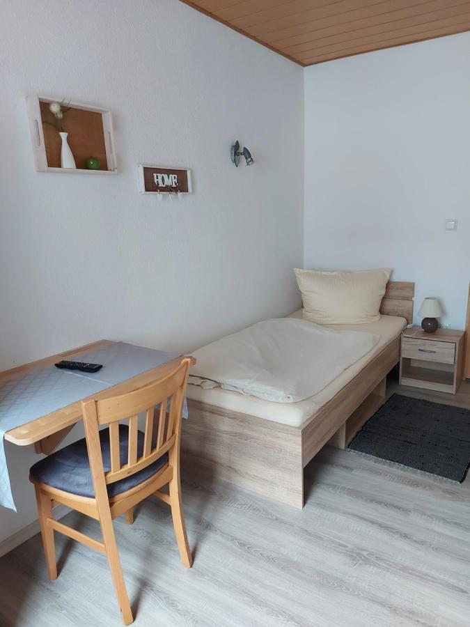 Standard Einzelzimmer mit Gemeinschaftsbad