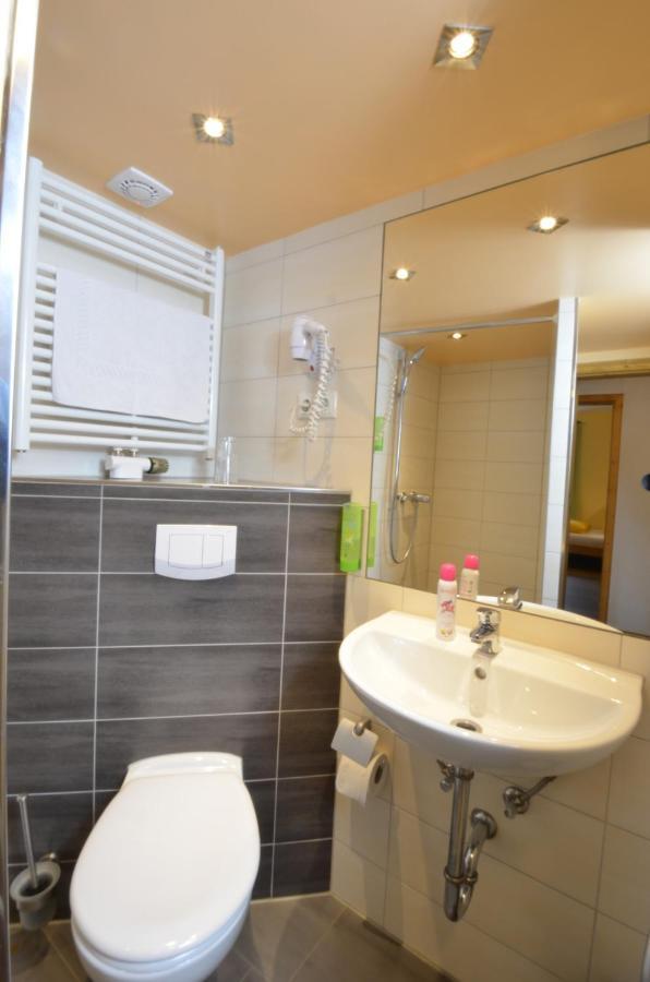 Small Double Room,1032327248:JPEG