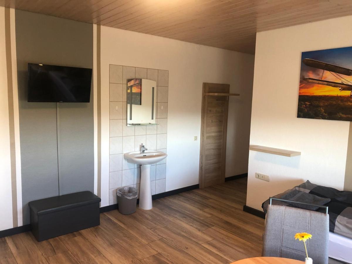 Zweibettzimmer mit Gemeinschaftsbad