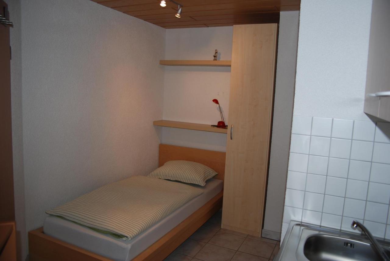 Einzelzimmer mit eigenem Bad