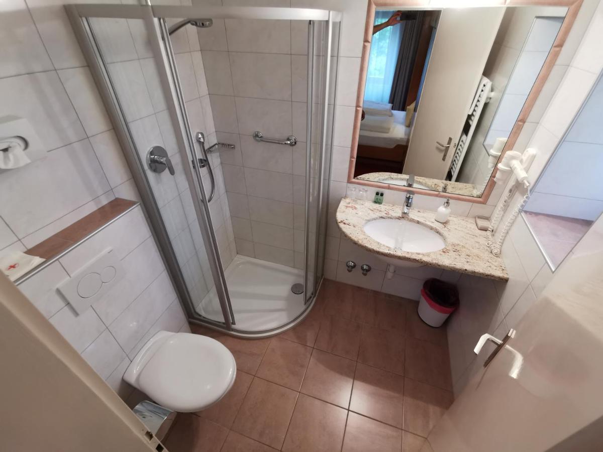 Doppelzimmer mit Bad