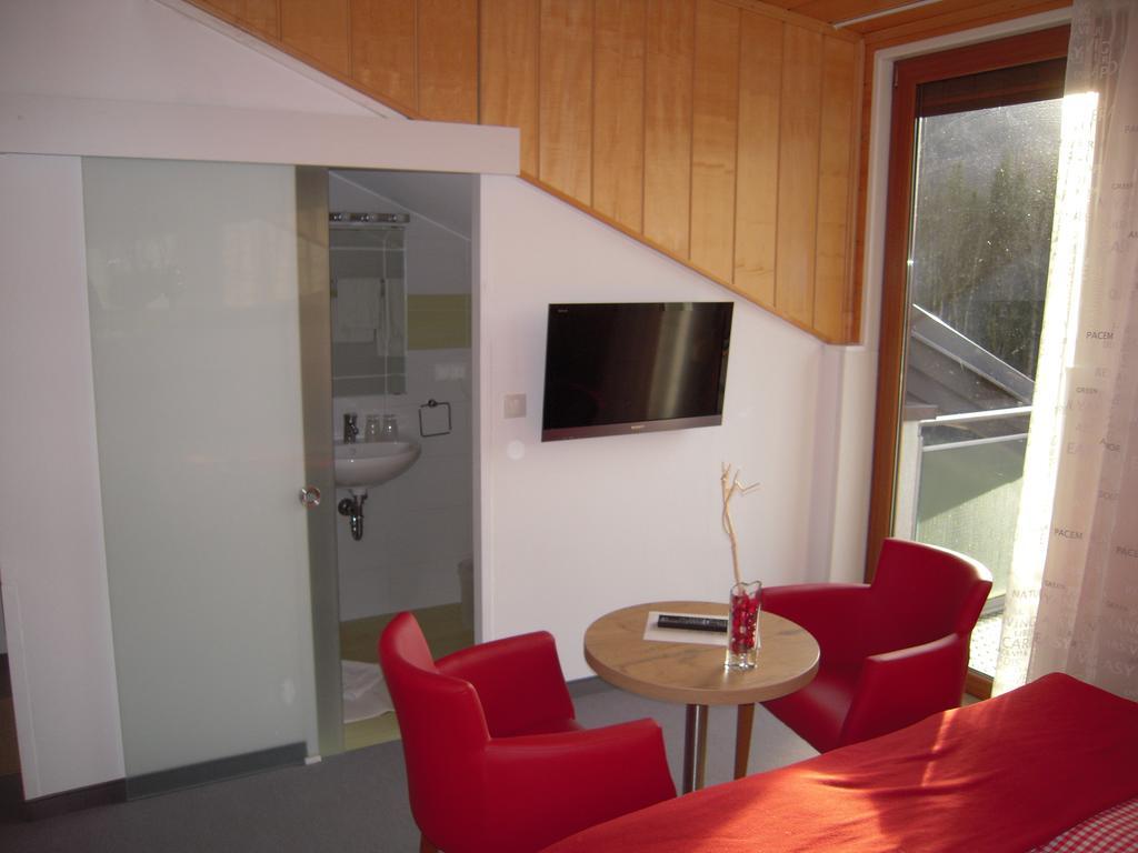 Doppelzimmer mit Balkon