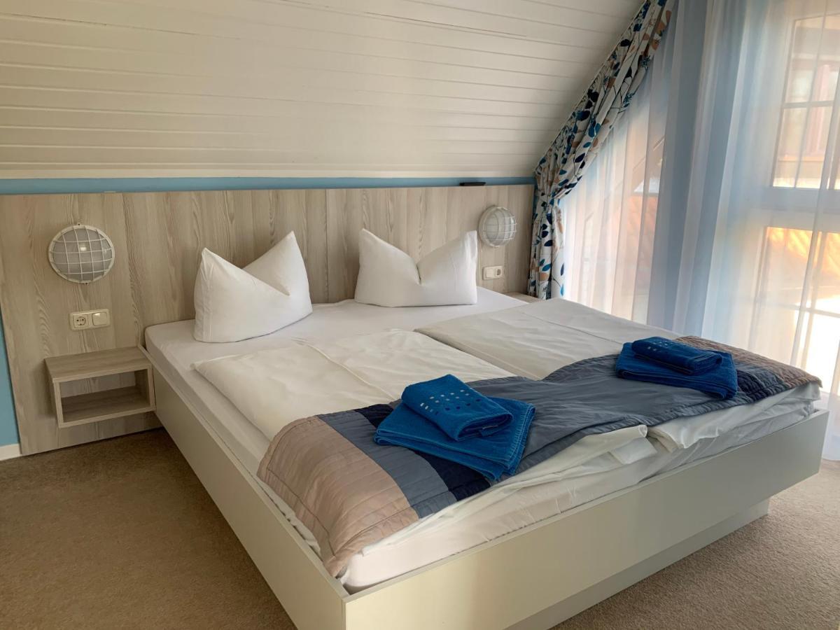 One-Bedroom Apartment,1099567131:JPEG