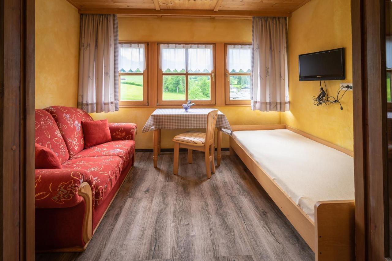 Dreibettzimmer mit Bad