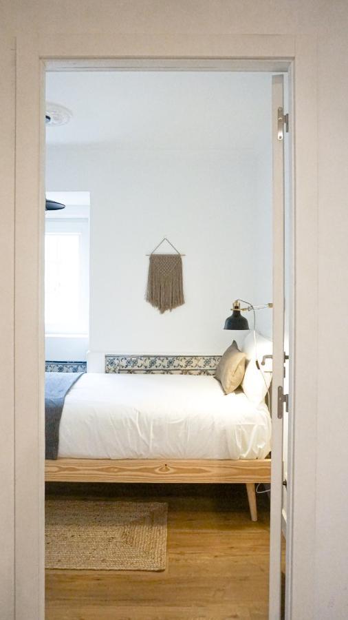 Single Room with Shared Bathroom,1104385722:JPEG