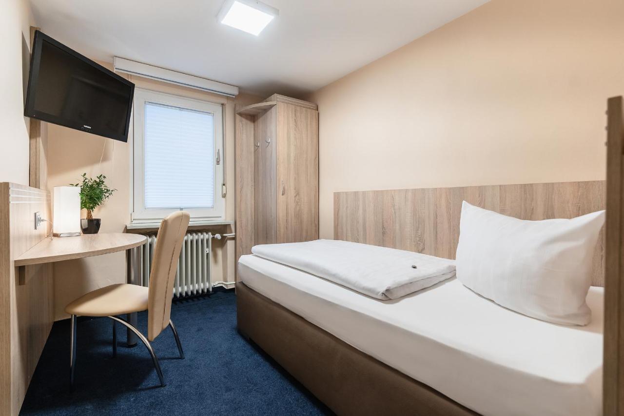 Small Single Room,1677862607:JPEG