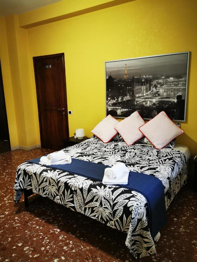 Double Room with Private External Bathroom,1142370820:JPEG