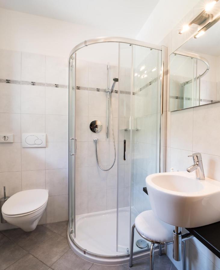 Single Room with Balcony,1164845394:JPEG