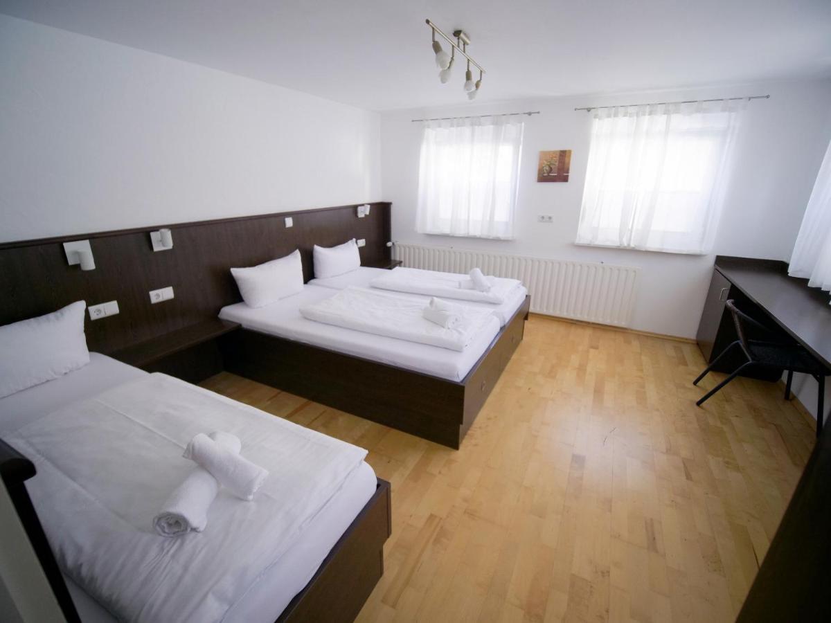 Two-Bedroom Apartment,1186315648:JPEG