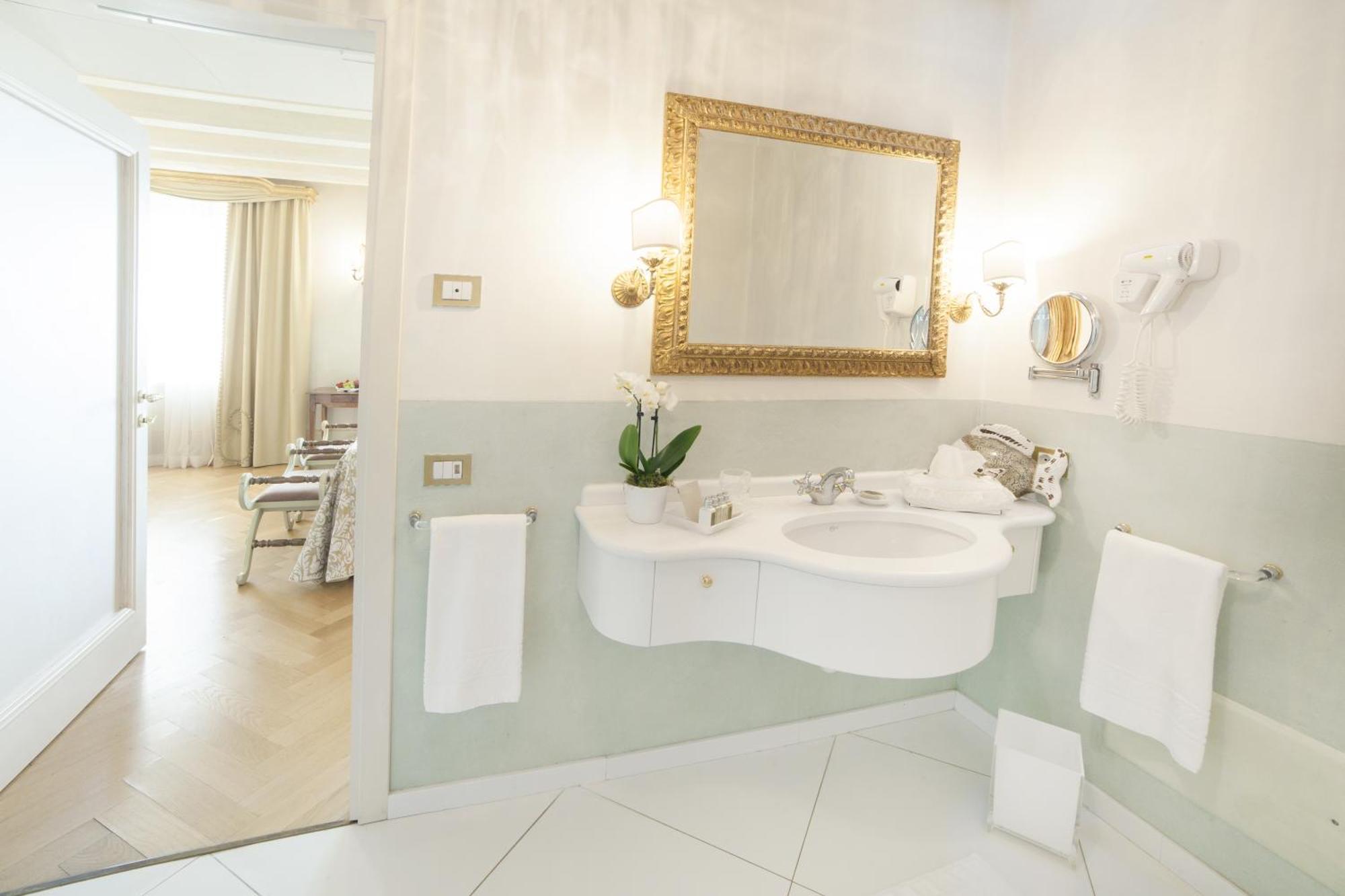 Superior Double Room,1209394546:JPEG