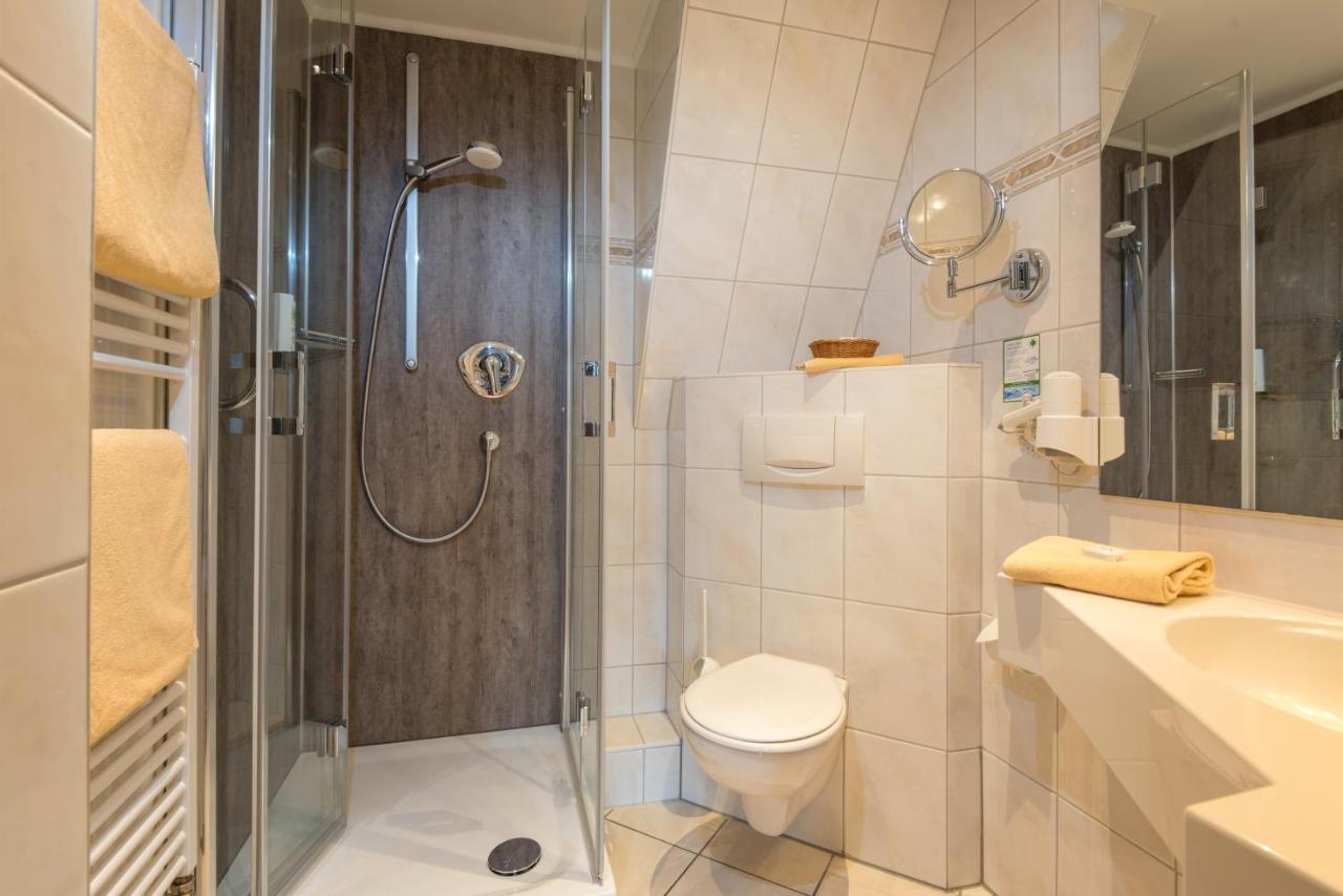 Deluxe Double Room with Balcony,1539771880:JPEG