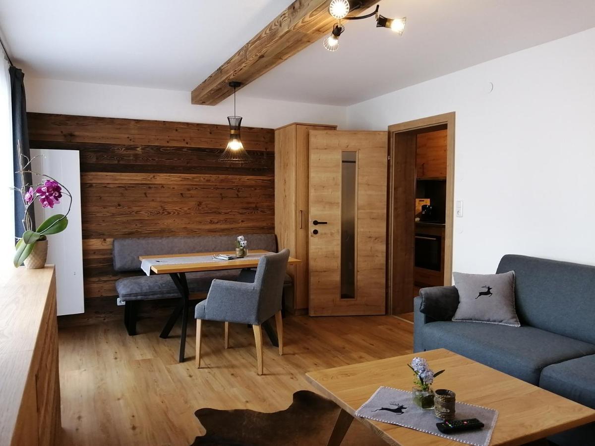 Apartment mit Balkon