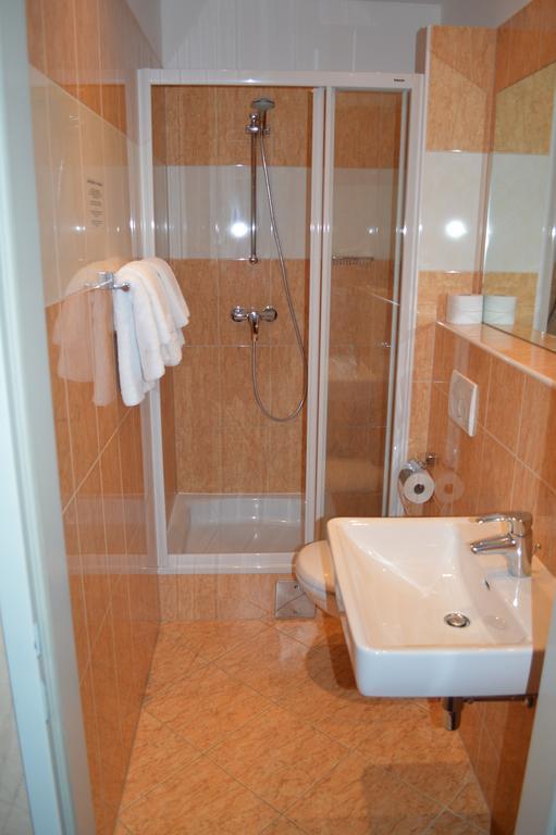 Doppelzimmer mit Zustellbett