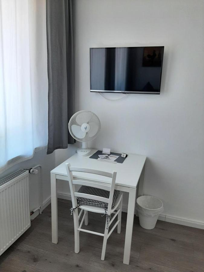 Single Room with Private Bathroom,1287398323:JPEG