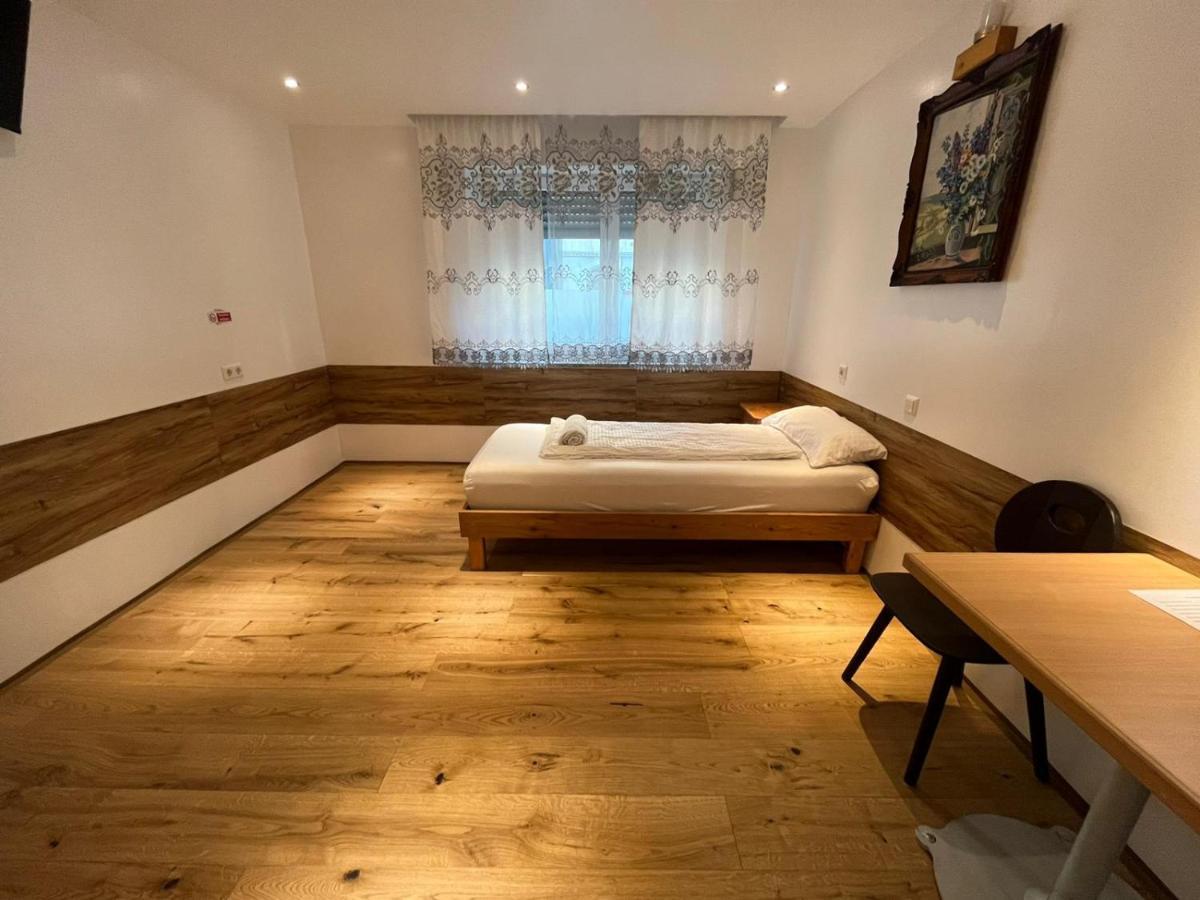 Budget Double Room,1289308996:JPEG