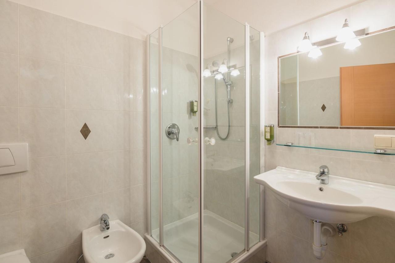 Double Room,1303611691:JPEG