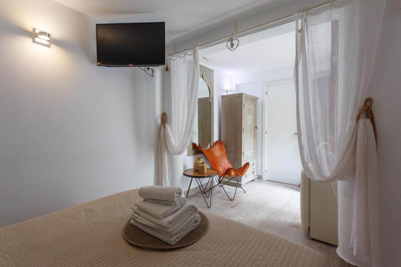 Double Room with Private Bathroom,1320444961:JPEG