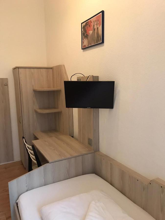Single Room Toilet,1332254090:JPEG