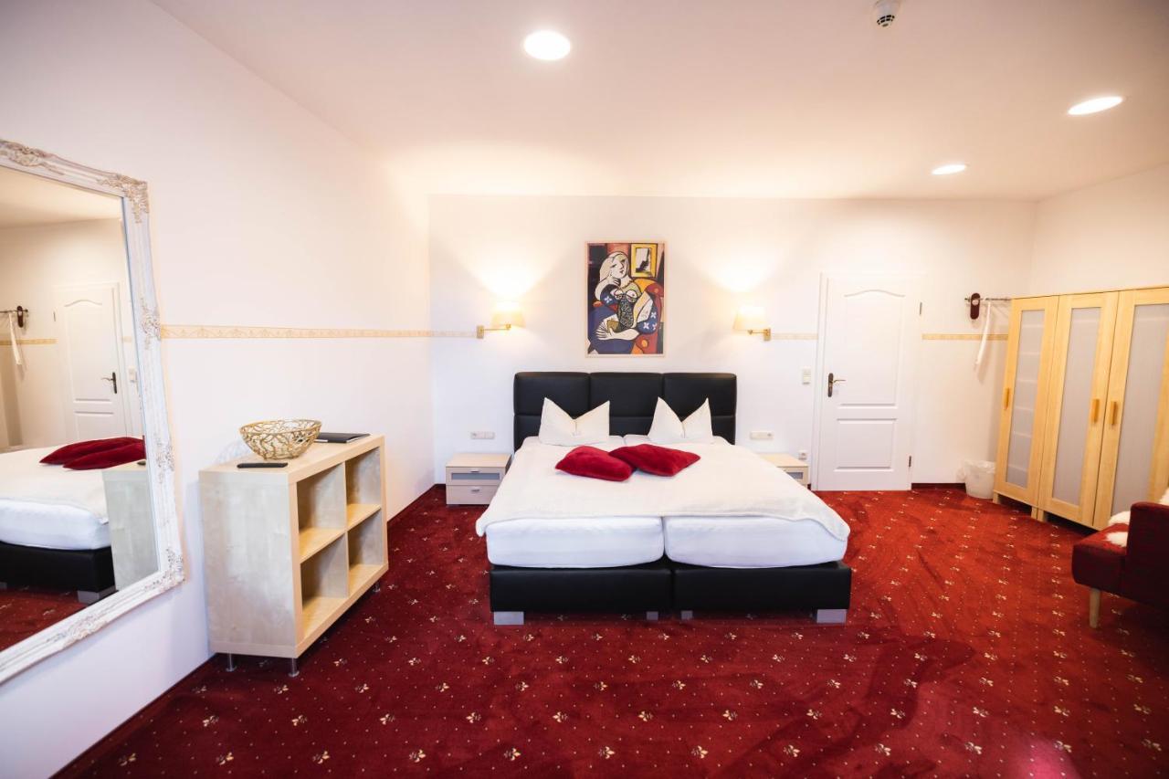 Double Room,1336730582:JPEG