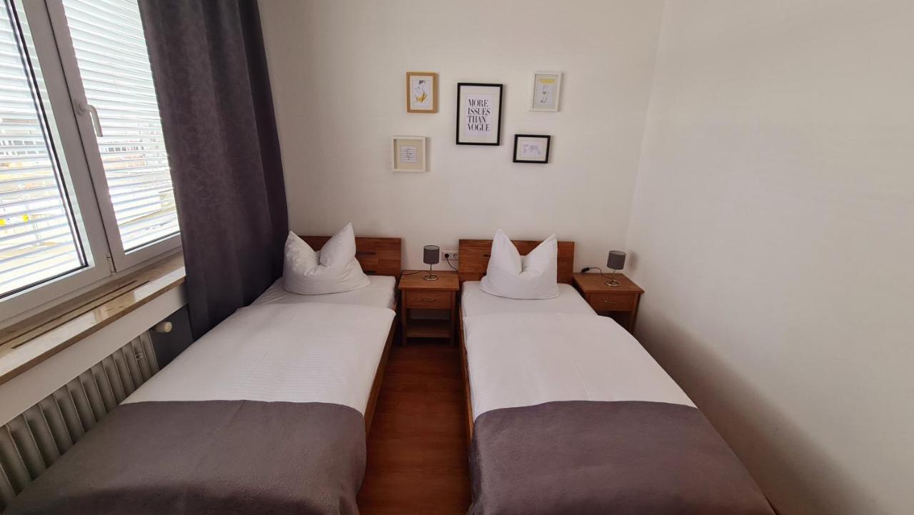 Twin Room,1341801359:JPEG