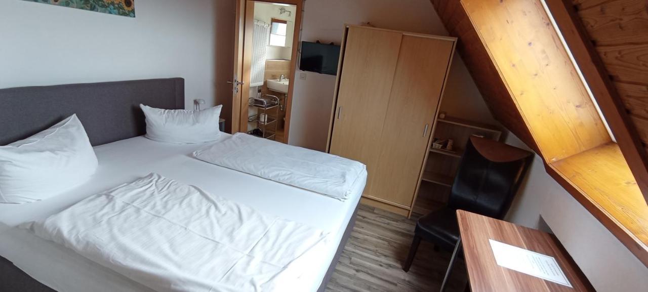 Double Room,1344488861:JPEG