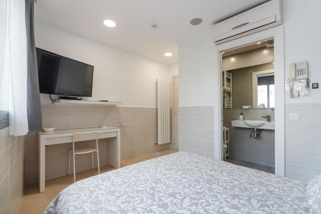 Double Room,1349109425:JPEG