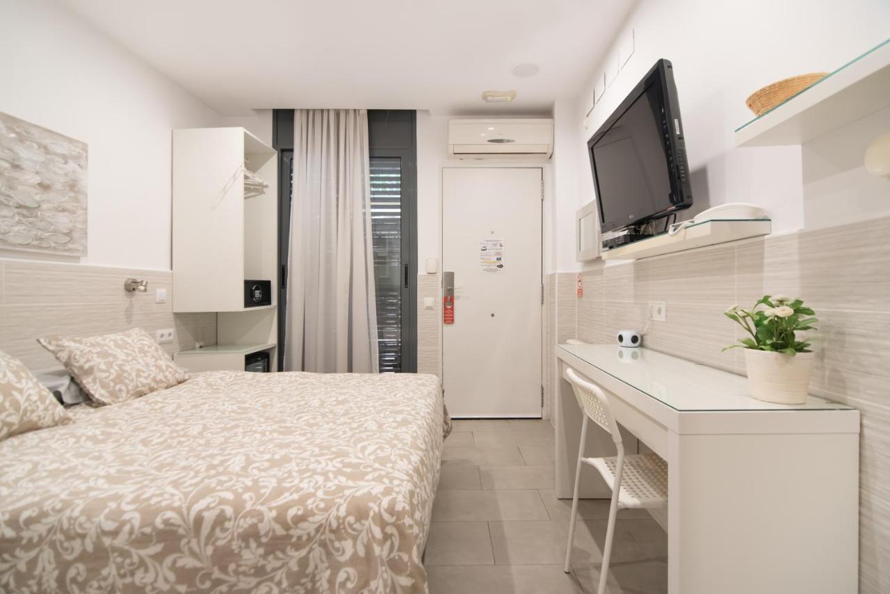 Double Room with Private Bathroom and Courtyard View,1353601297:JPEG