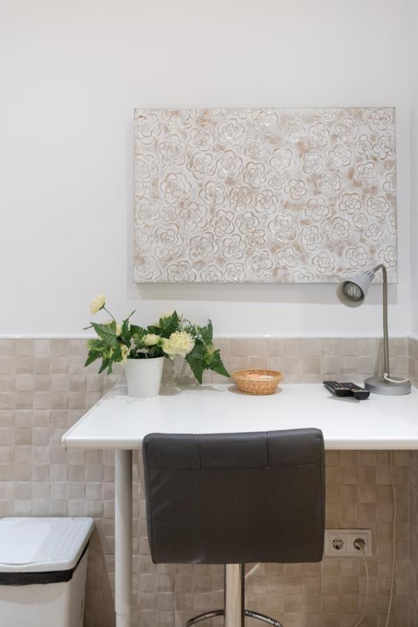 Single Room with Private Bathroom,1353609535:JPEG