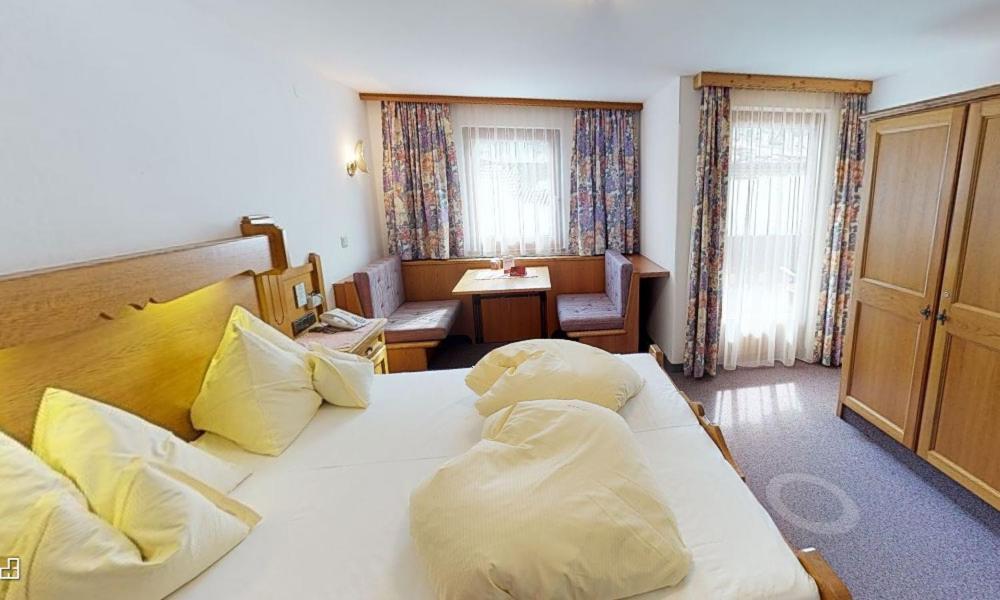 Large Double Room Balcony,213121952:JPEG