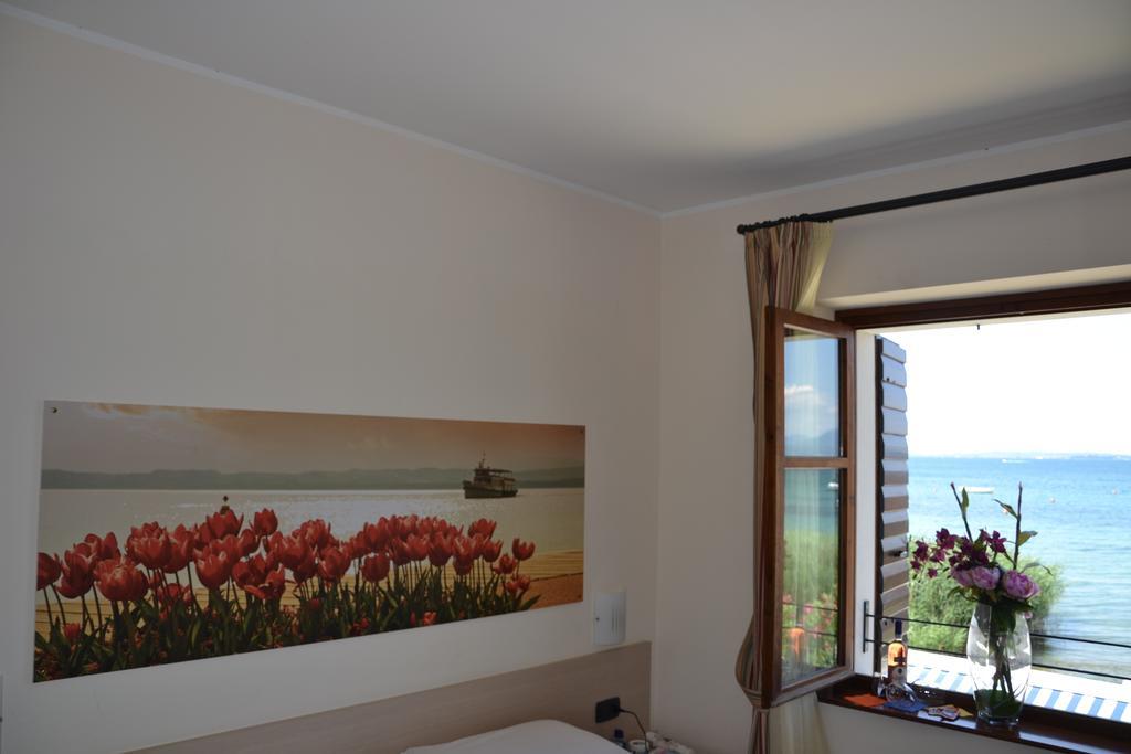 Doppel-/Zweibettzimmer mit Seeblick