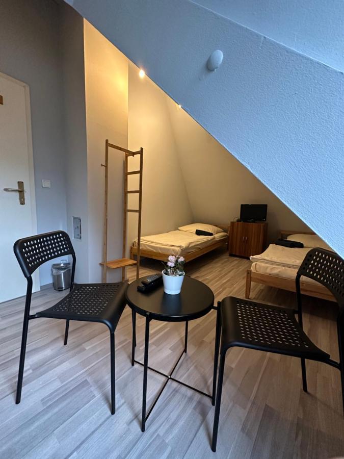 Twin Room,1553099002:JPEG