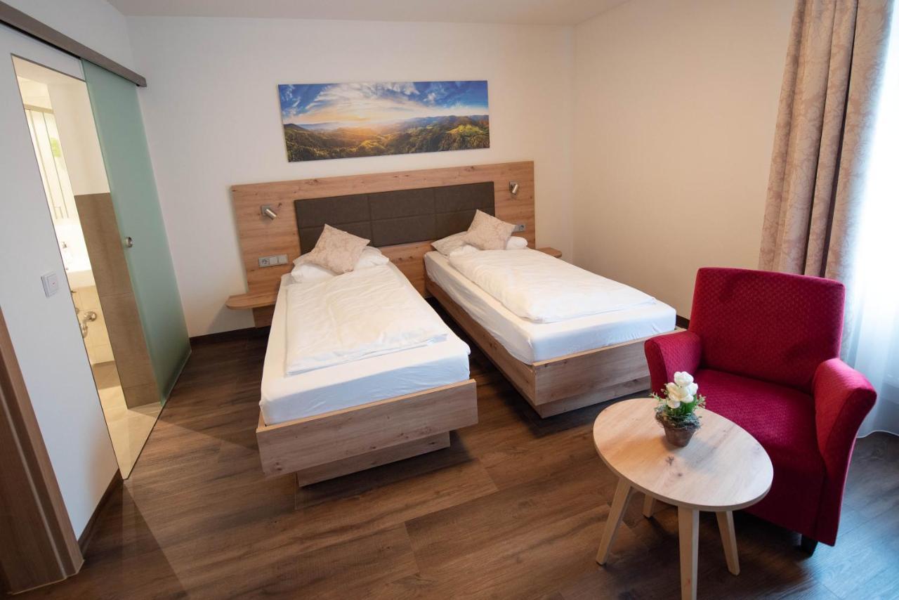 Double Room,1364054813:JPEG