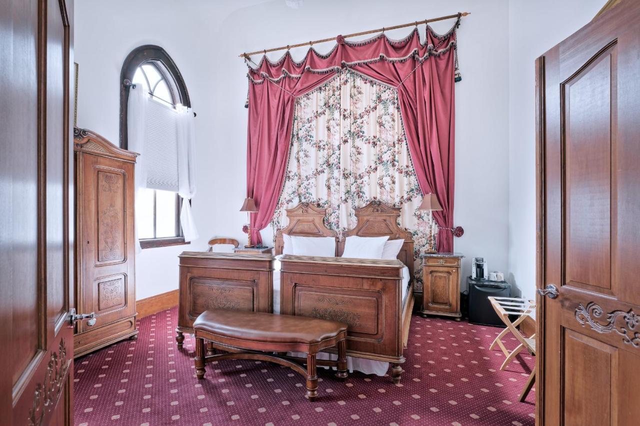 Presidential Suite,1365683897:JPEG