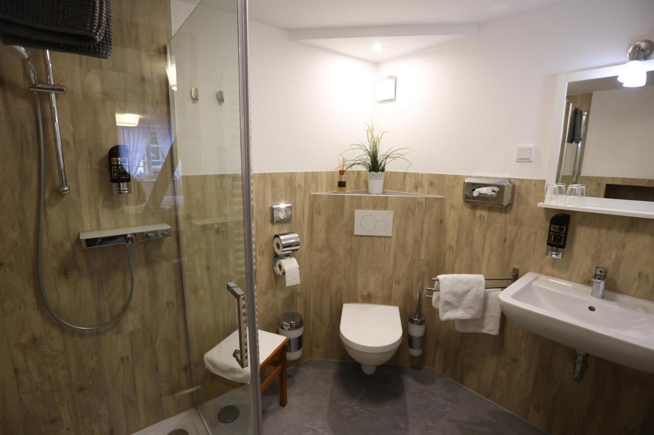 Double Room,1372747286:JPEG