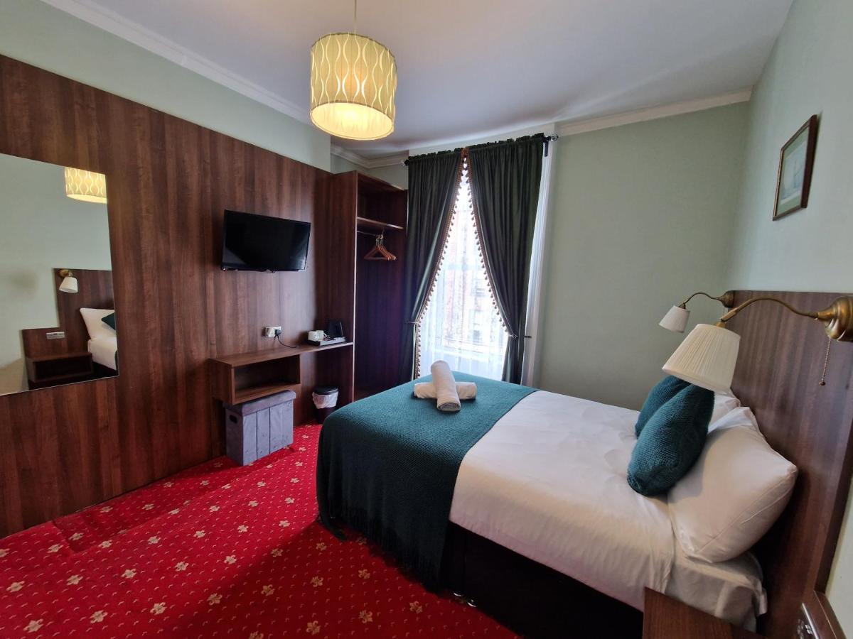 Double Room,1374489815:JPEG