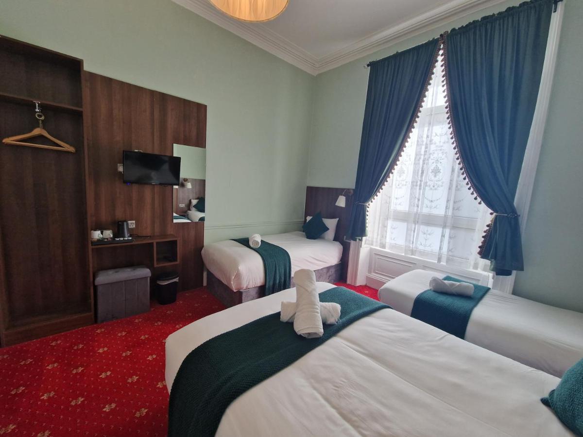 Quadruple Room,1374491204:JPEG