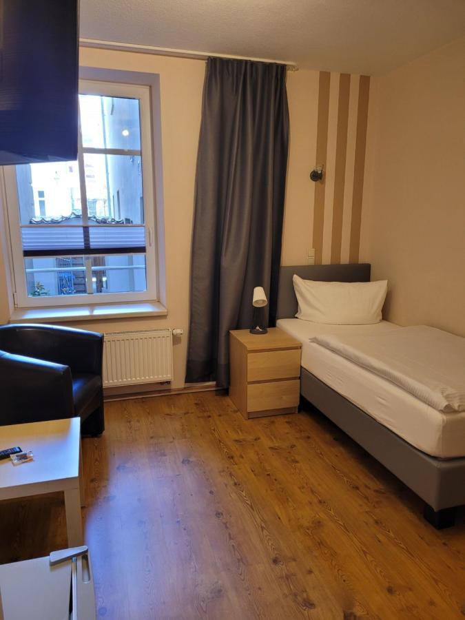 Single Room,1580696553:JPEG