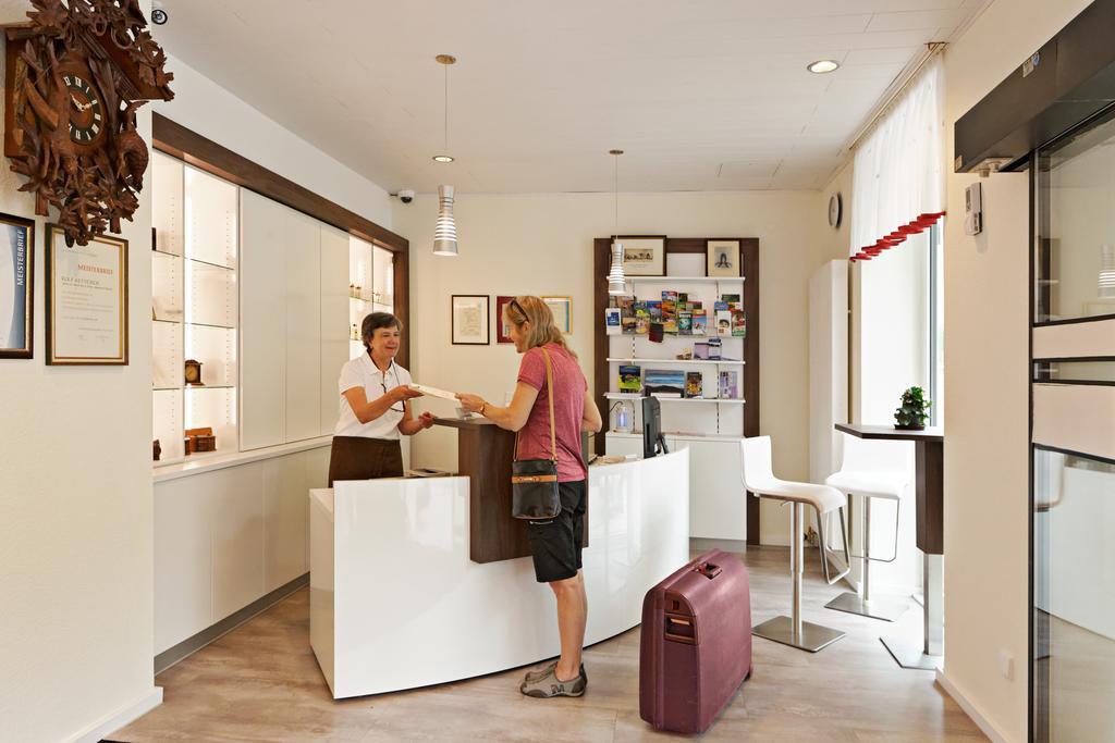 Single Room,1587513352:JPEG