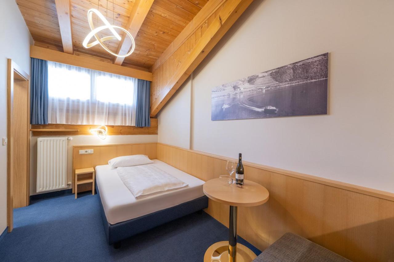 Standard Single Room,1406005640:JPEG