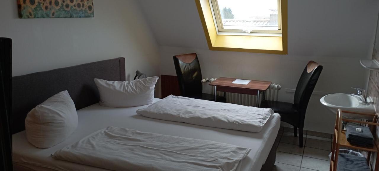 Double Room,1758354323:JPEG