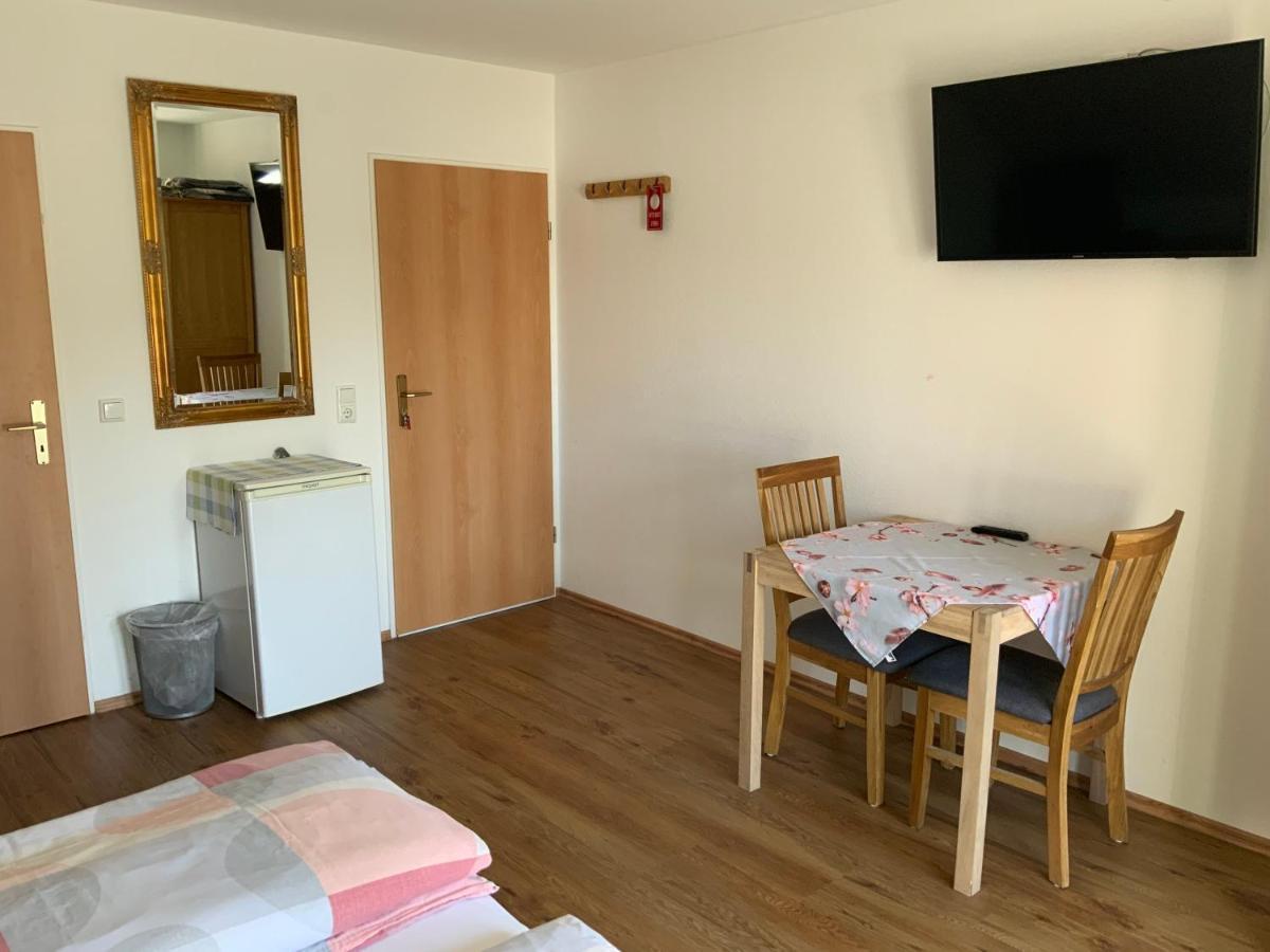 Doppelzimmer mit Balkon