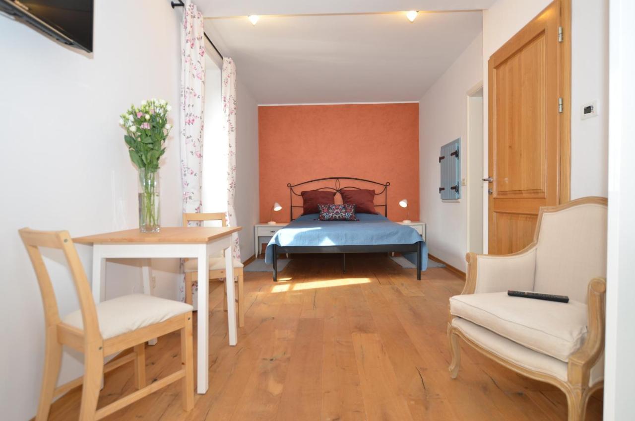 room,1587654460:JPEG