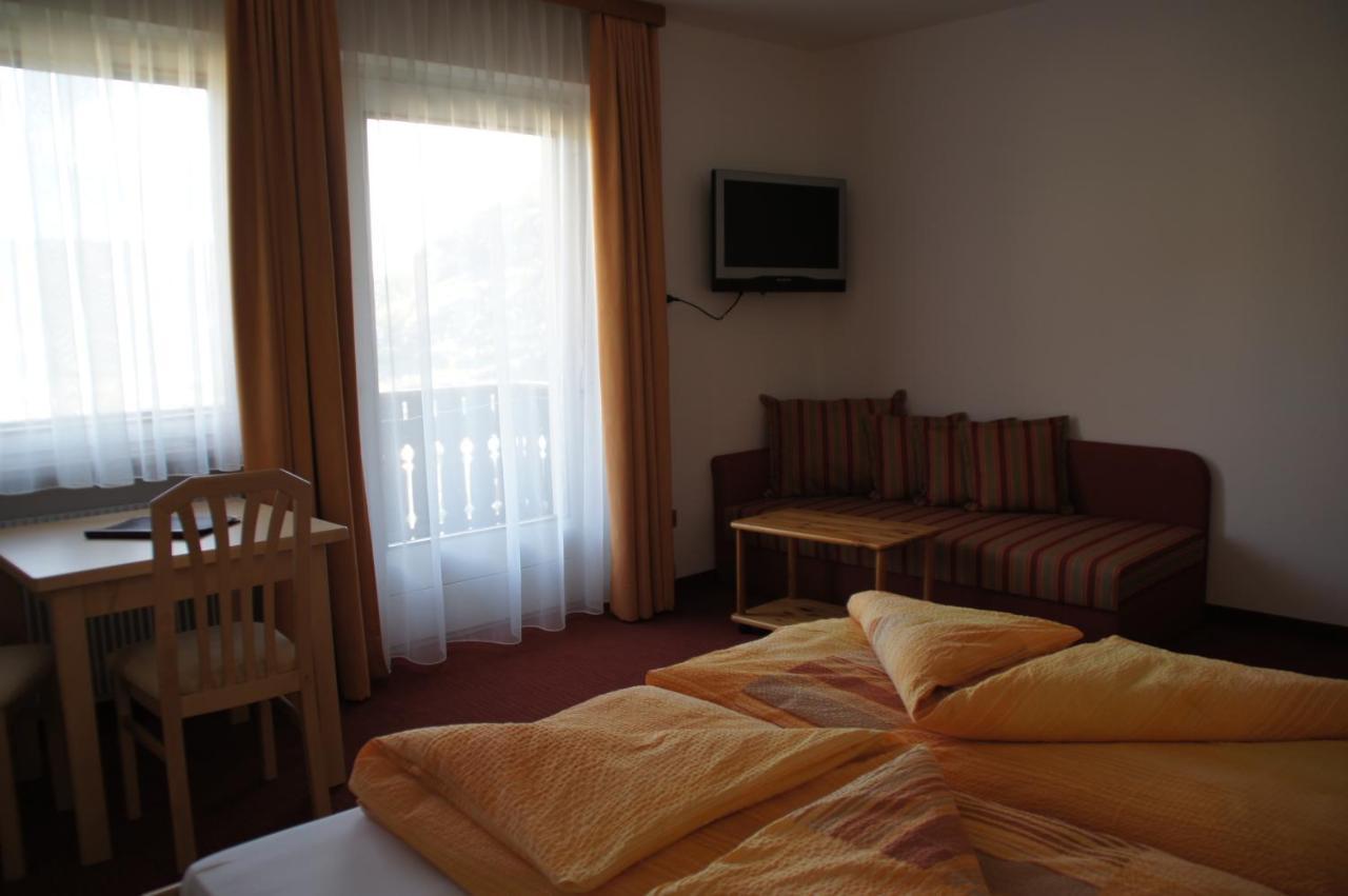 Double Room Mountain View,1487397022:JPEG