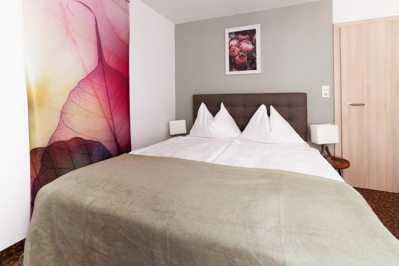 Small Double Room,1499733817:JPEG