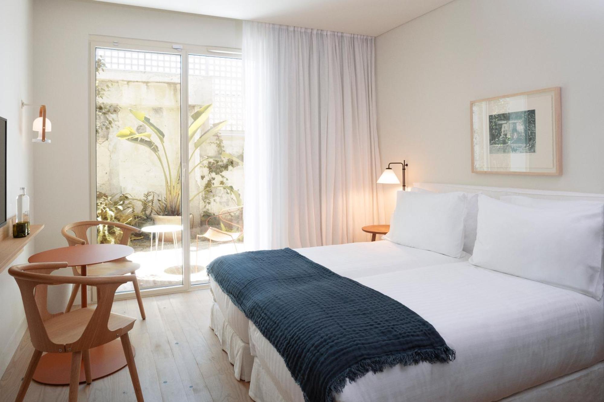 Double or Twin Room with Patio Access,1506552937:JPEG
