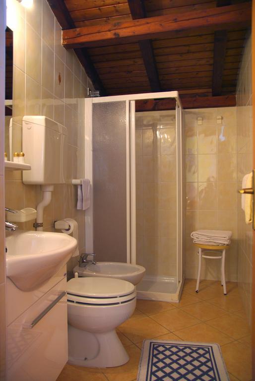 Doppel- oder Zweibettzimmer