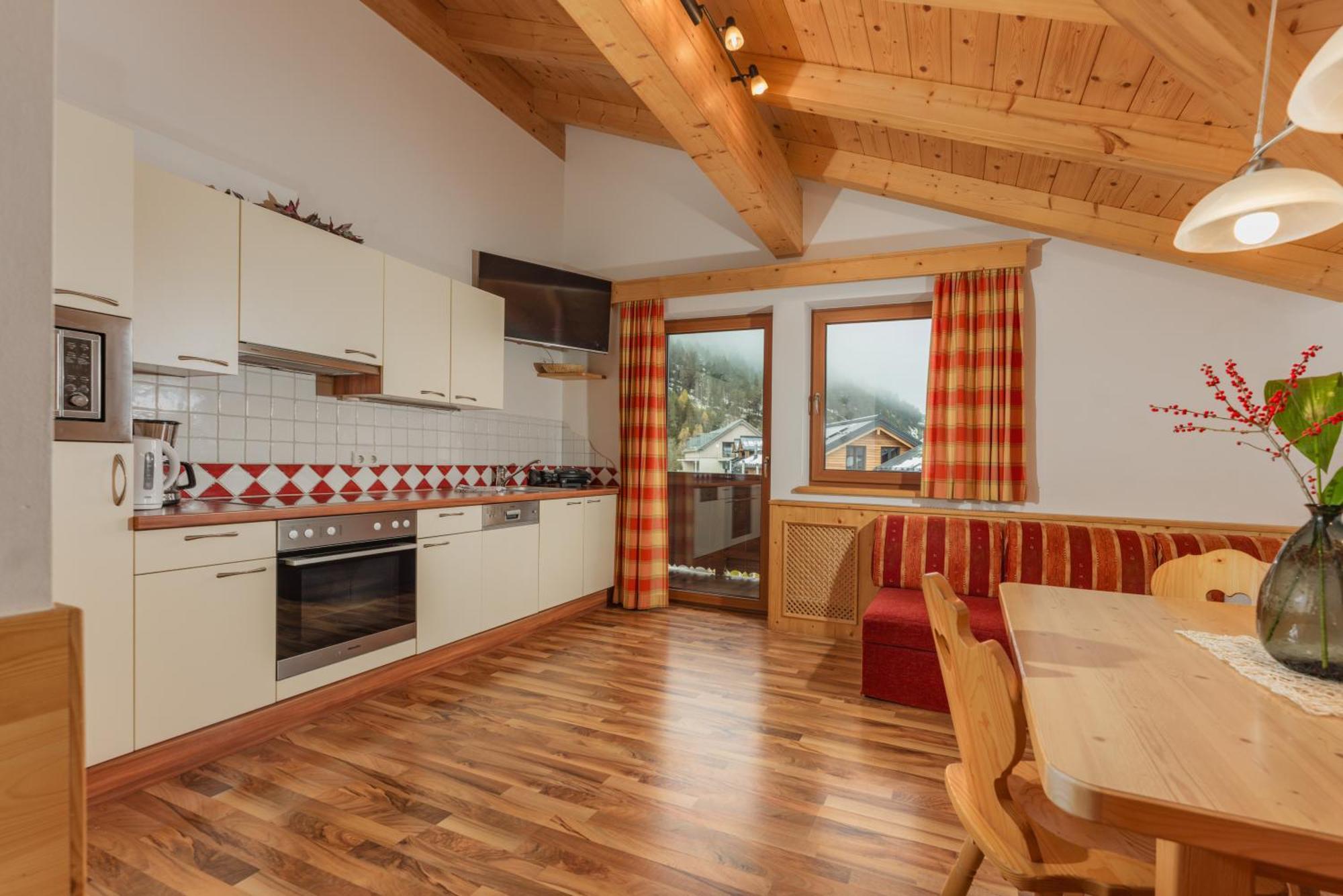 Apartment mit 2 Schlafzimmern und Balkon