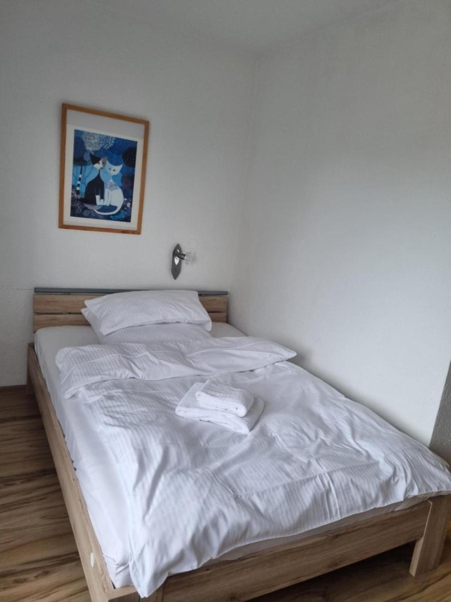 Single Room,1543156591:JPEG