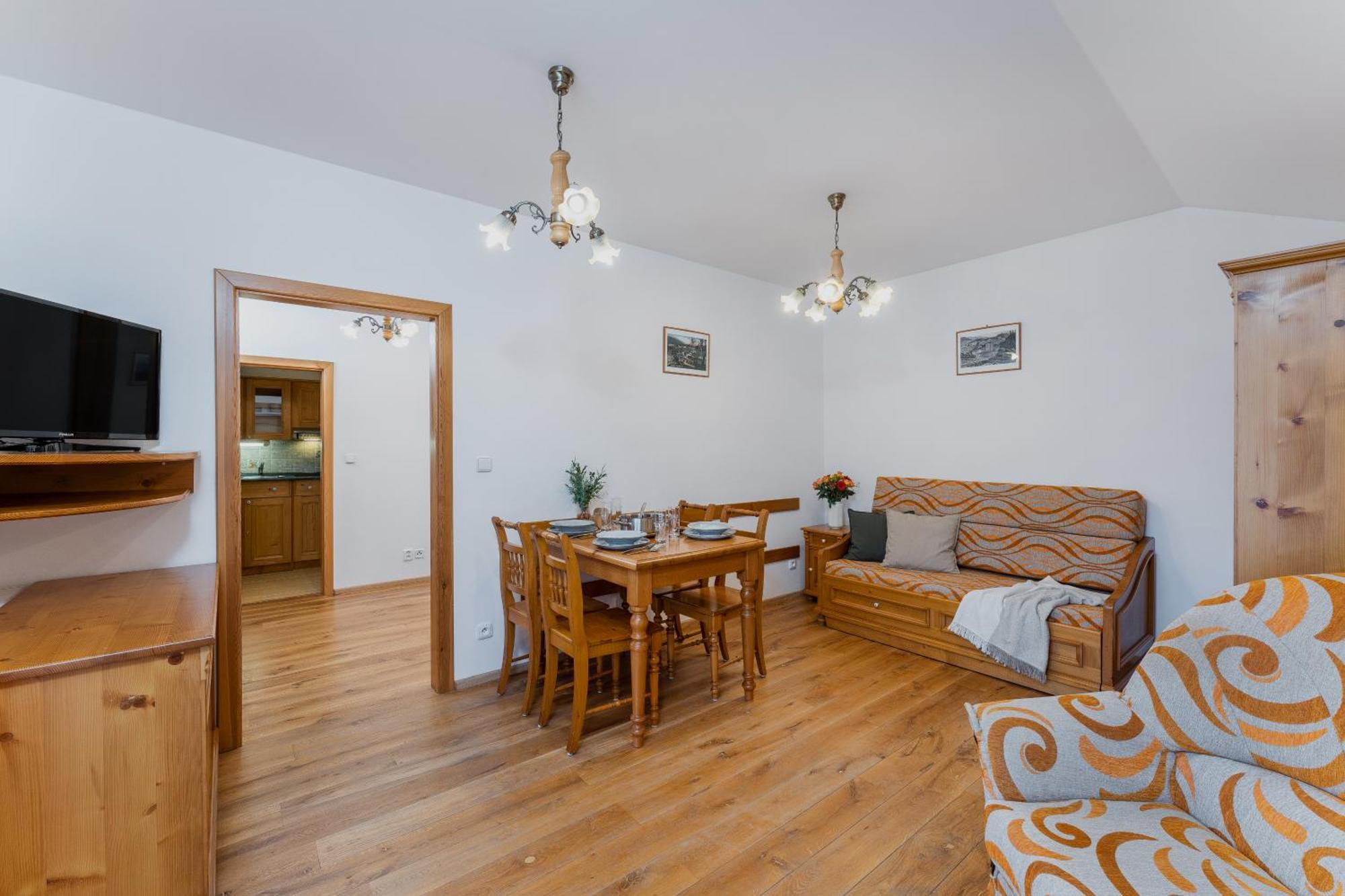 Family Apartment with Terrace/Balcony,1543662352:JPEG