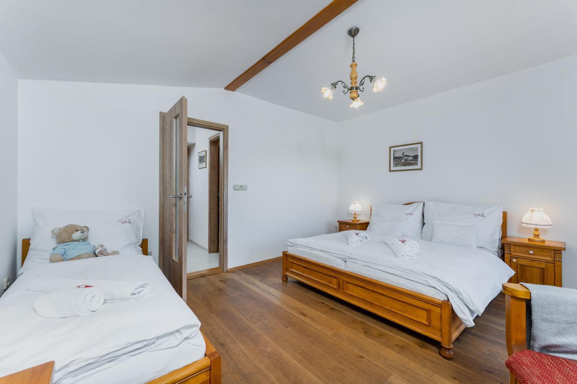 Deluxe Triple Room with Balcony,1543668877:JPEG